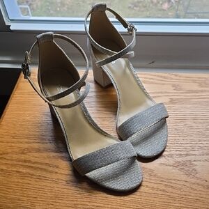 MICHAEL Kors Elegant Silver Block Heel Sandals 8.5 $100 Dress Heels worn Once!!